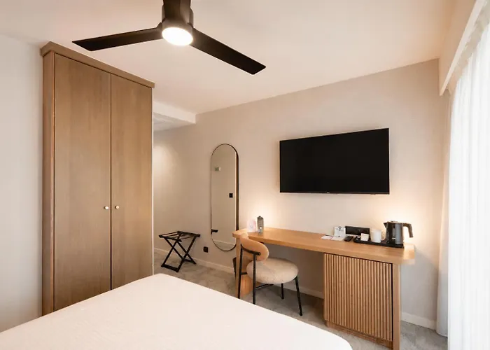 Top Benidorm Hotels with Karaoke Facilities